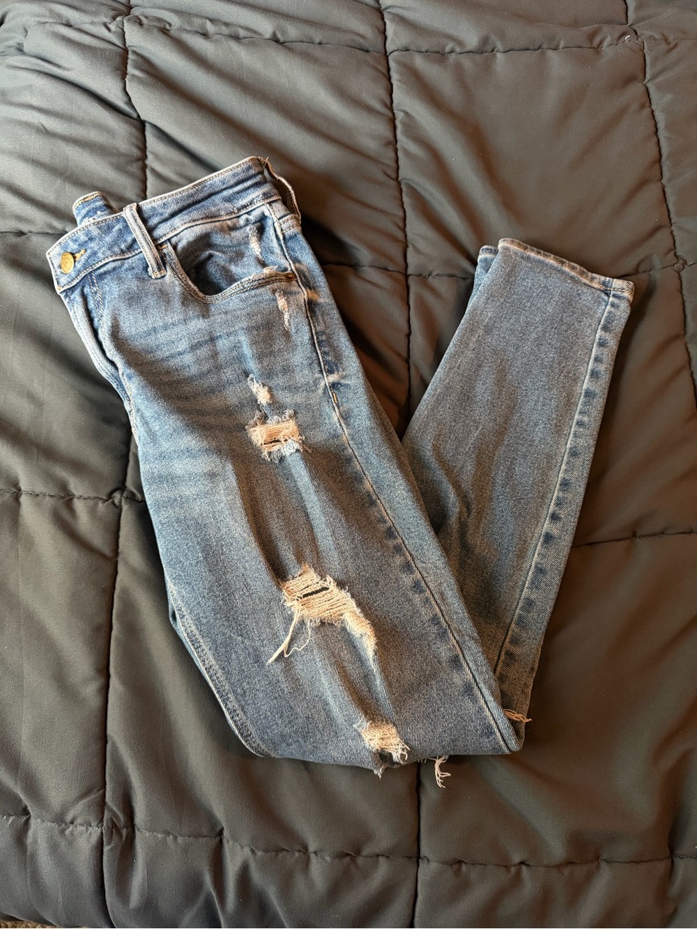 Old Navy Women's Distressed Light Blue Skinny Jeans